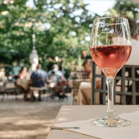 Отель Sebastian's - Agios Gordios