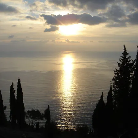 Отель Sebastian's - Agios Gordios