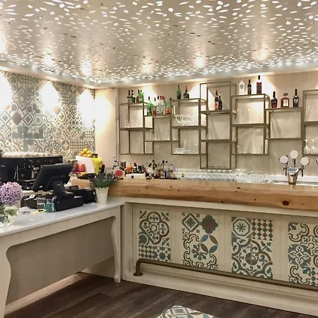 Отель Sebastian's - Agios Gordios