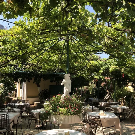 Sebastian's - Agios Gordios Отель Агиос-Гордиос