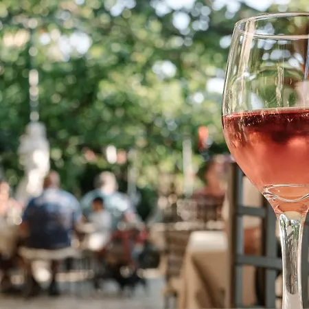 Sebastian's - Agios Gordios 4*