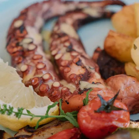 Sebastian's Family And Taverna - Agios Gordios فندق