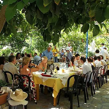 Sebastian's Family And Taverna - Agios Gordios 4* آغيوس غوذيوس