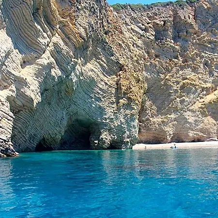 Szálloda Sebastian's Family And Taverna - Agios Gordios 4*