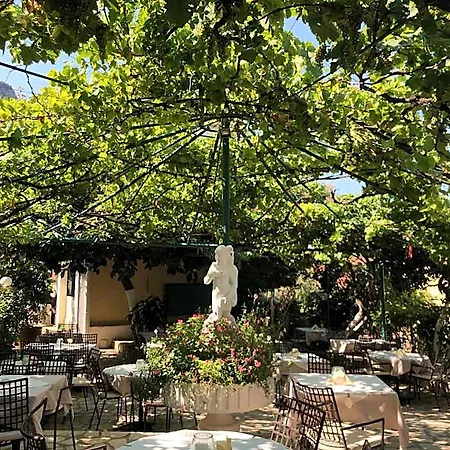 Sebastian's Family And Taverna - Agios Gordios Hotell