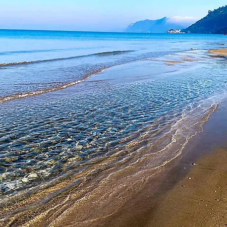 فندق Sebastian's Family And Taverna - Agios Gordios 4*
