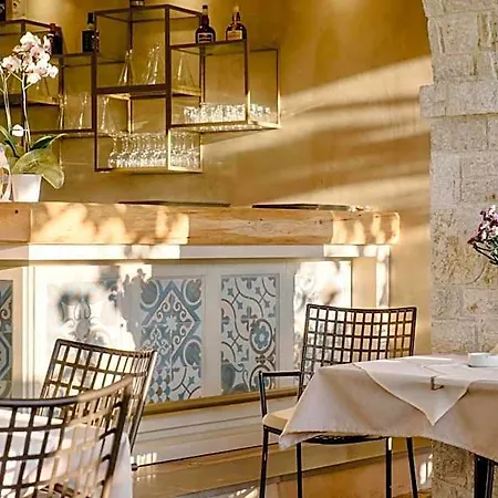 Sebastian's Family And Taverna - Agios Gordios Hotel 4*