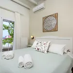 Sebastian's - Agios Gordios Hotel