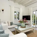 Sebastian's - Agios Gordios Hotel