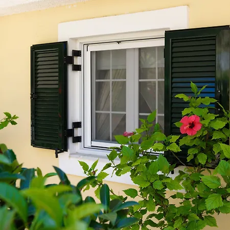 Sebastian's - Agios Gordios Hotel